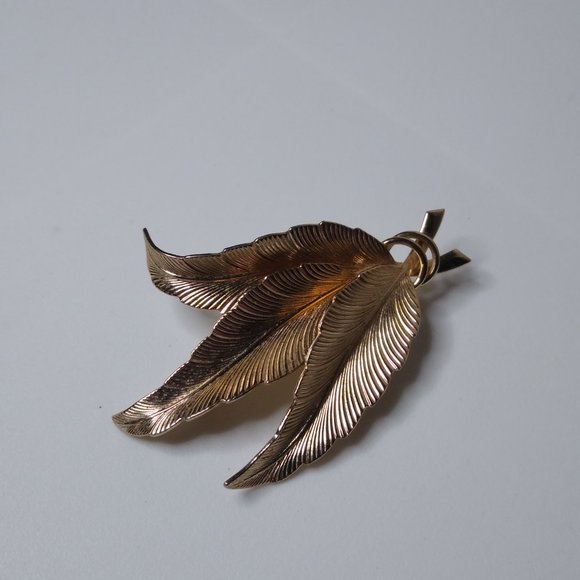 Vintage Metal 3 Feather Brooch - Picture 2 of 14